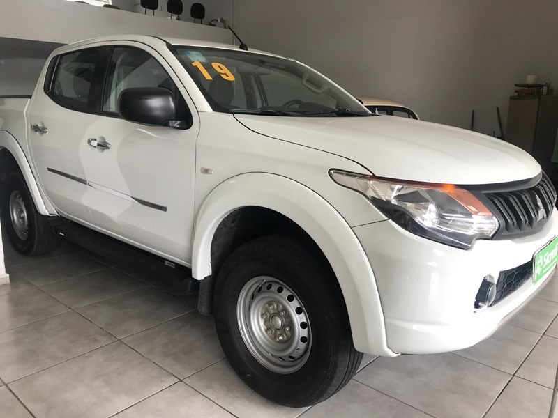 Mitsubishi L200 Triton GL 3.2 CD TB Int. Dies. Mec.