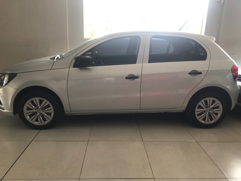 VW - VolksWagen Gol (novo) 1.0 Mi Total Flex 8V 4p