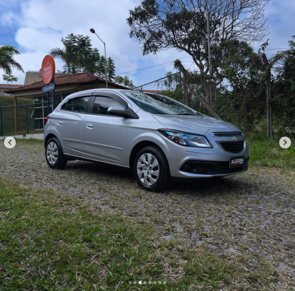 GM - Chevrolet Onix LT 1.4