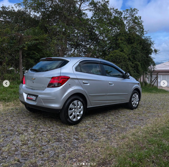 GM - Chevrolet Onix LT 1.4