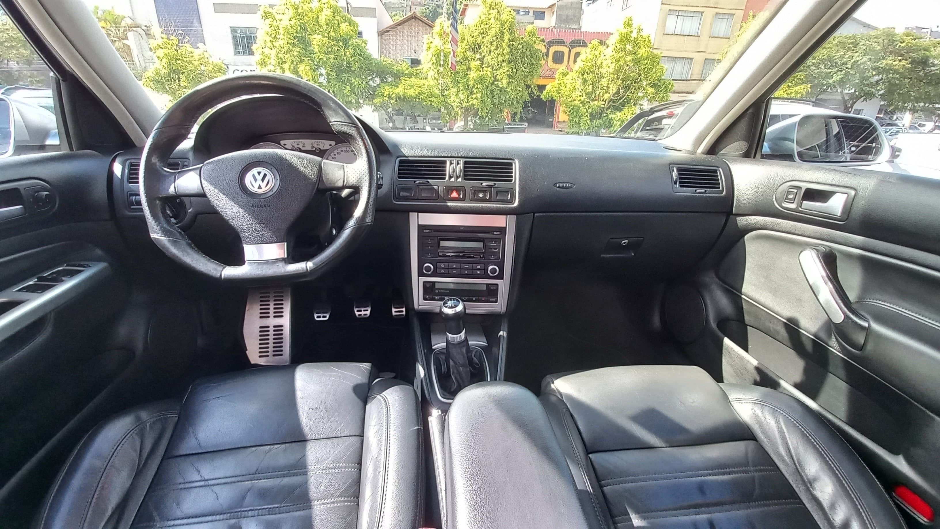 VW - VolksWagen Golf Sportline 1.6 Mi Total Flex 8V 4p