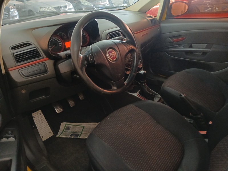 Fiat Punto Sporting 1.8 Flex 8V/16V 5p