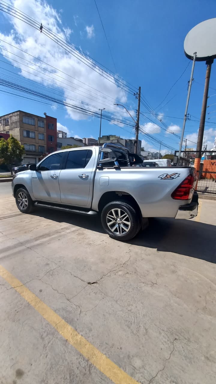 Toyota Hilux CD SRX 4x4 2.8 TDI 16V Diesel Aut.