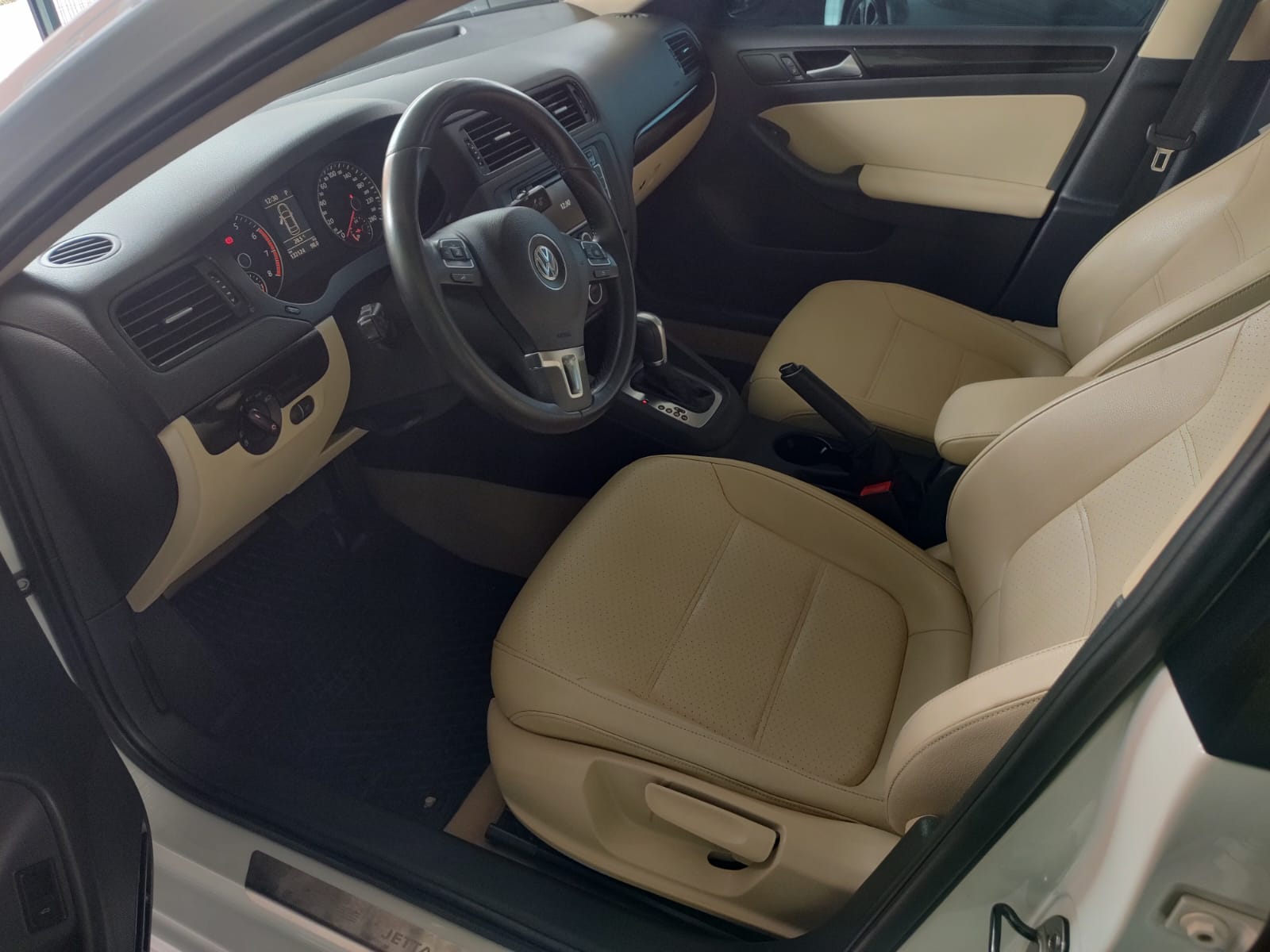 VW - VolksWagen JETTA Comfortline 2.0 T.Flex 8V 4p Tipt.