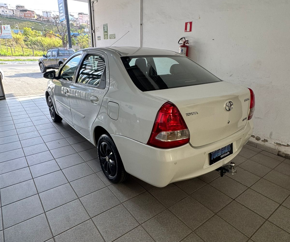 Toyota ETIOS XS Sedan1.5 Flex 16V 4p Mec.