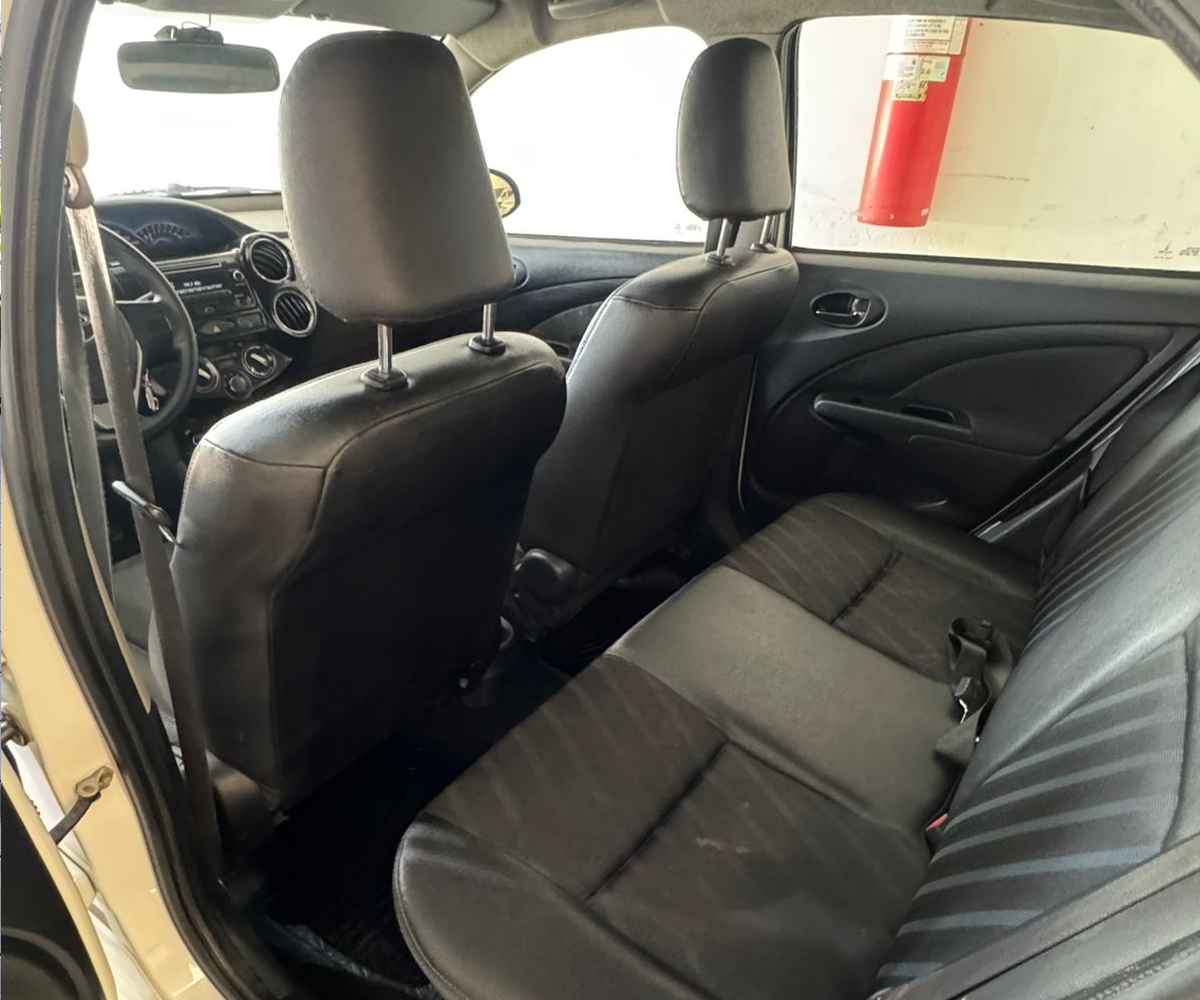 Toyota ETIOS XS Sedan1.5 Flex 16V 4p Mec.