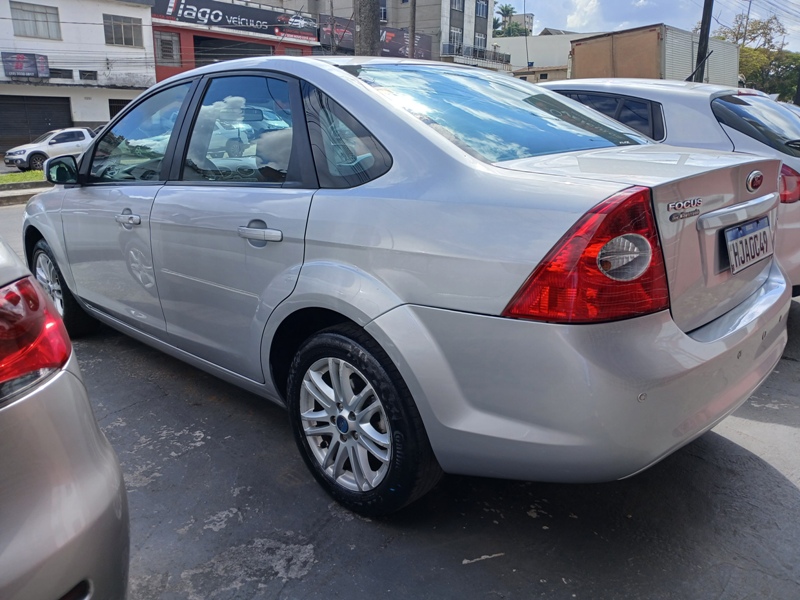 Ford Focus Sedan 2.0 16V/2.0 16V Flex 4p