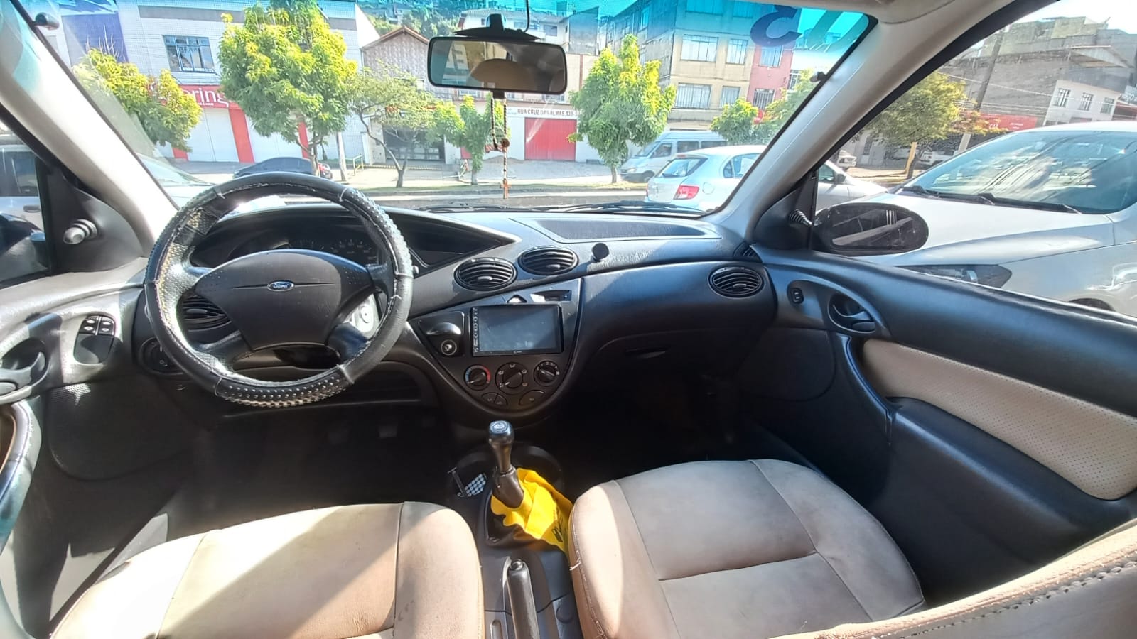Ford Focus 1.8 16V 5p