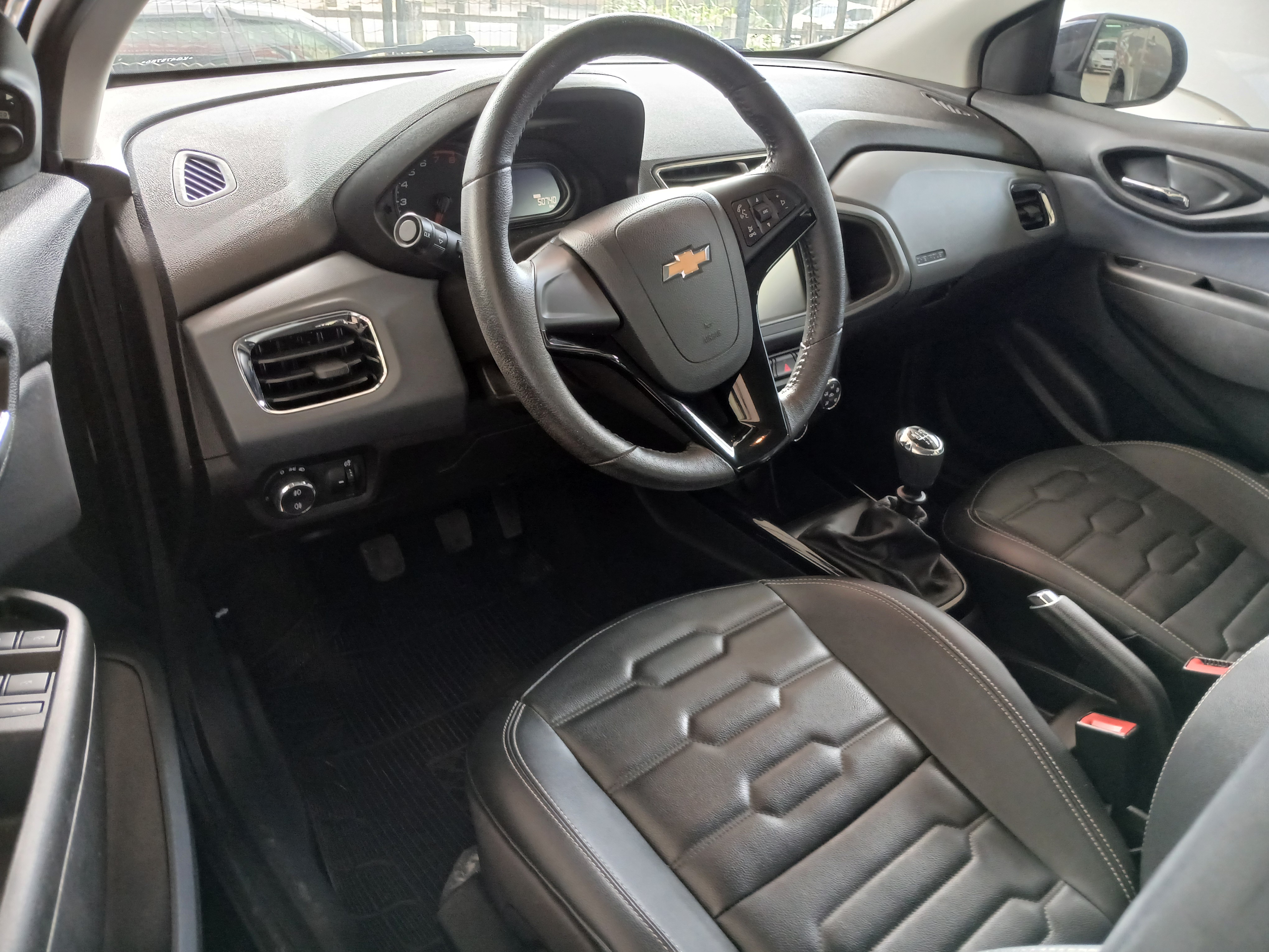 GM - Chevrolet ONIX HATCH LTZ 1.4 8V FlexPower 5p Mec.