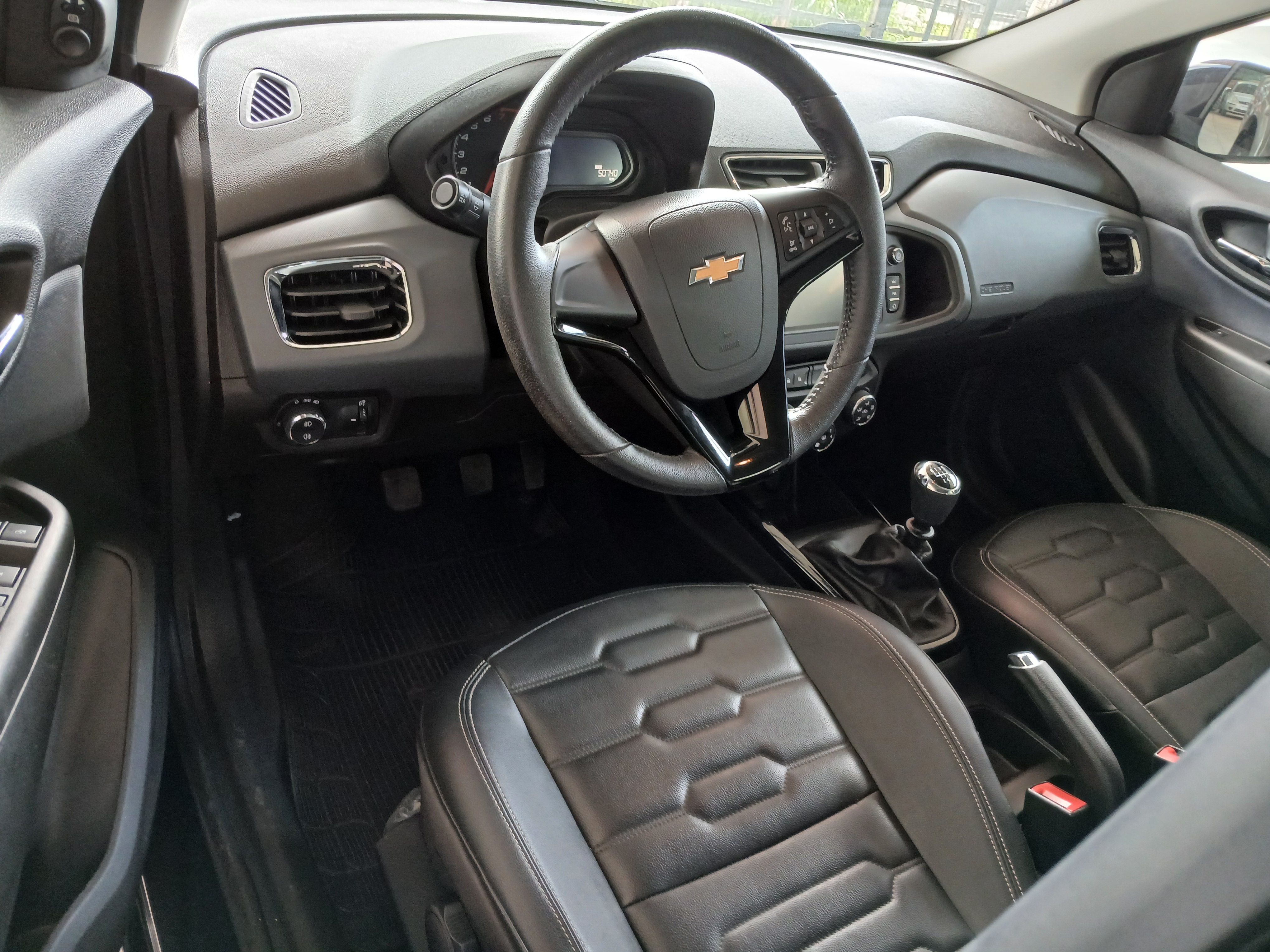 GM - Chevrolet ONIX HATCH LTZ 1.4 8V FlexPower 5p Mec.