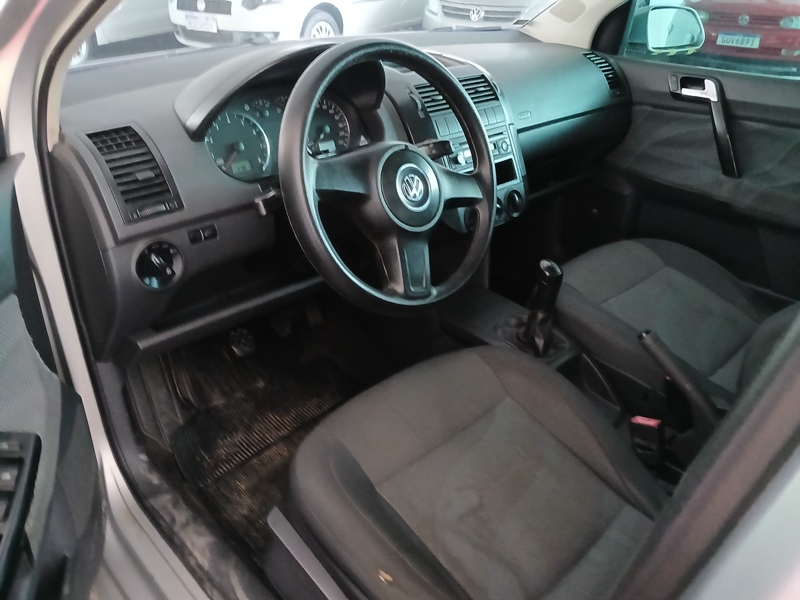 VW - VolksWagen POLO COMFORTLINE