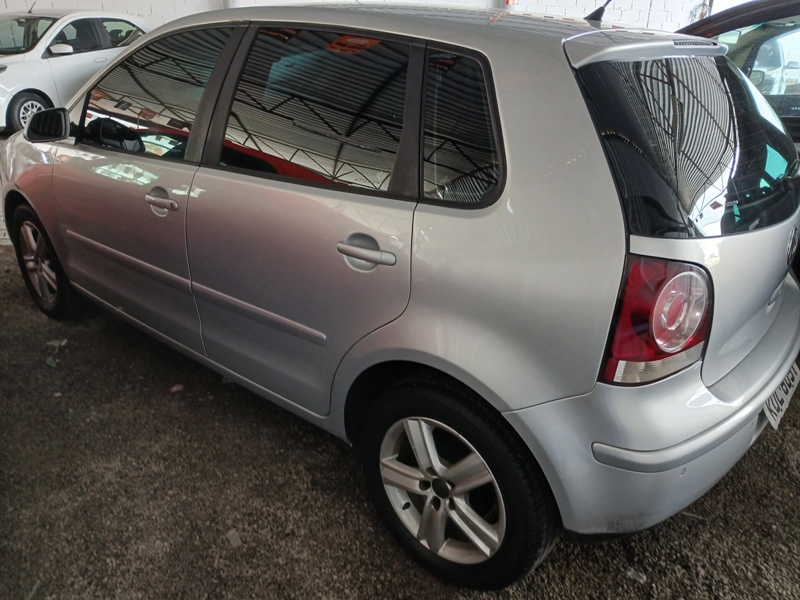 VW - VolksWagen POLO COMFORTLINE