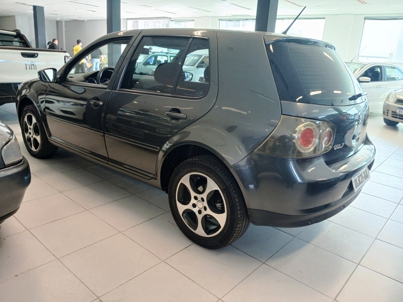 VW - VolksWagen Golf Sportline 1.6 Mi Total Flex 8V 4p