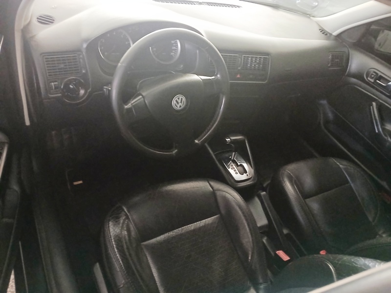 VW - VolksWagen Golf Sportline 2.0 Mi Total F. 8V Tip.