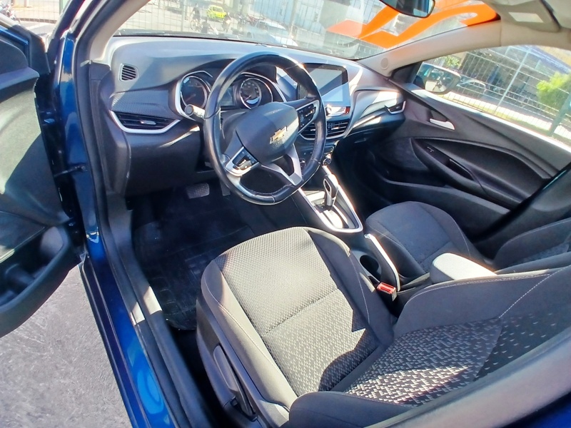 GM - Chevrolet Onix Plus Sedan AT