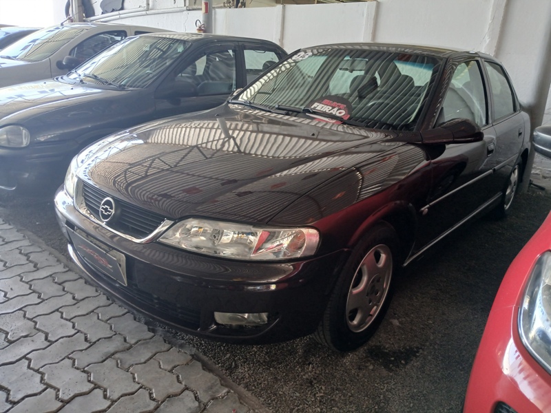 GM - Chevrolet Vectra CD 2.0 (modelo antigo)